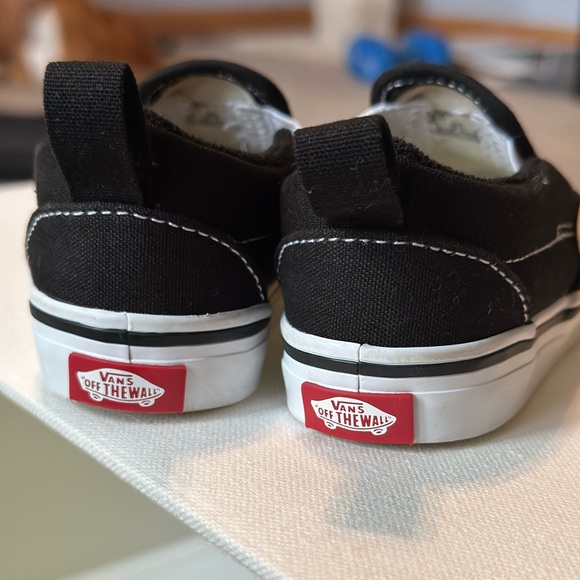 Vans Toddler Black Slip-On Shoes - Picture 4 of 7
